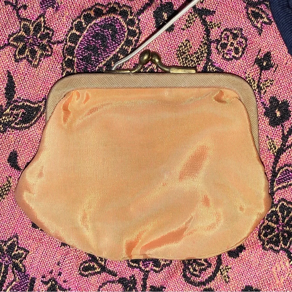 Vintage Elegant Handbag in Midnight Blue - Picture 14 of 15
